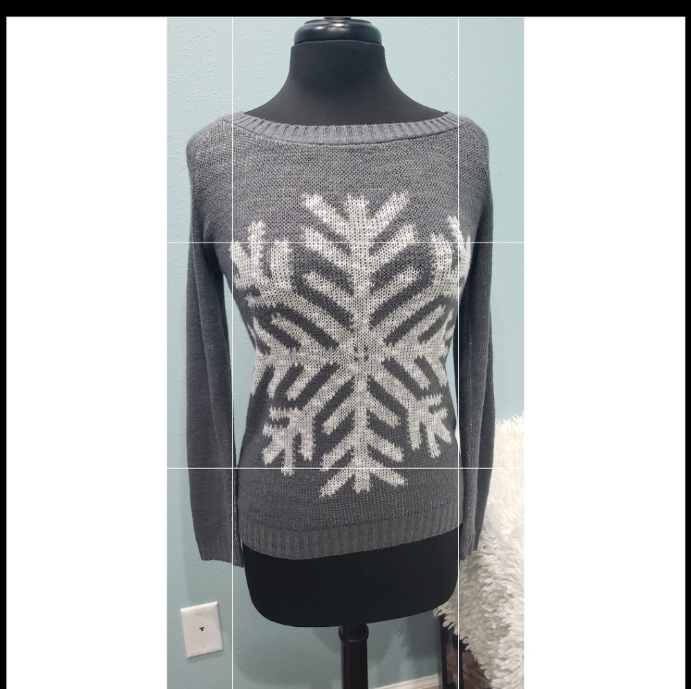 Women's Snowflake Holiday Winter Sweater, Size M